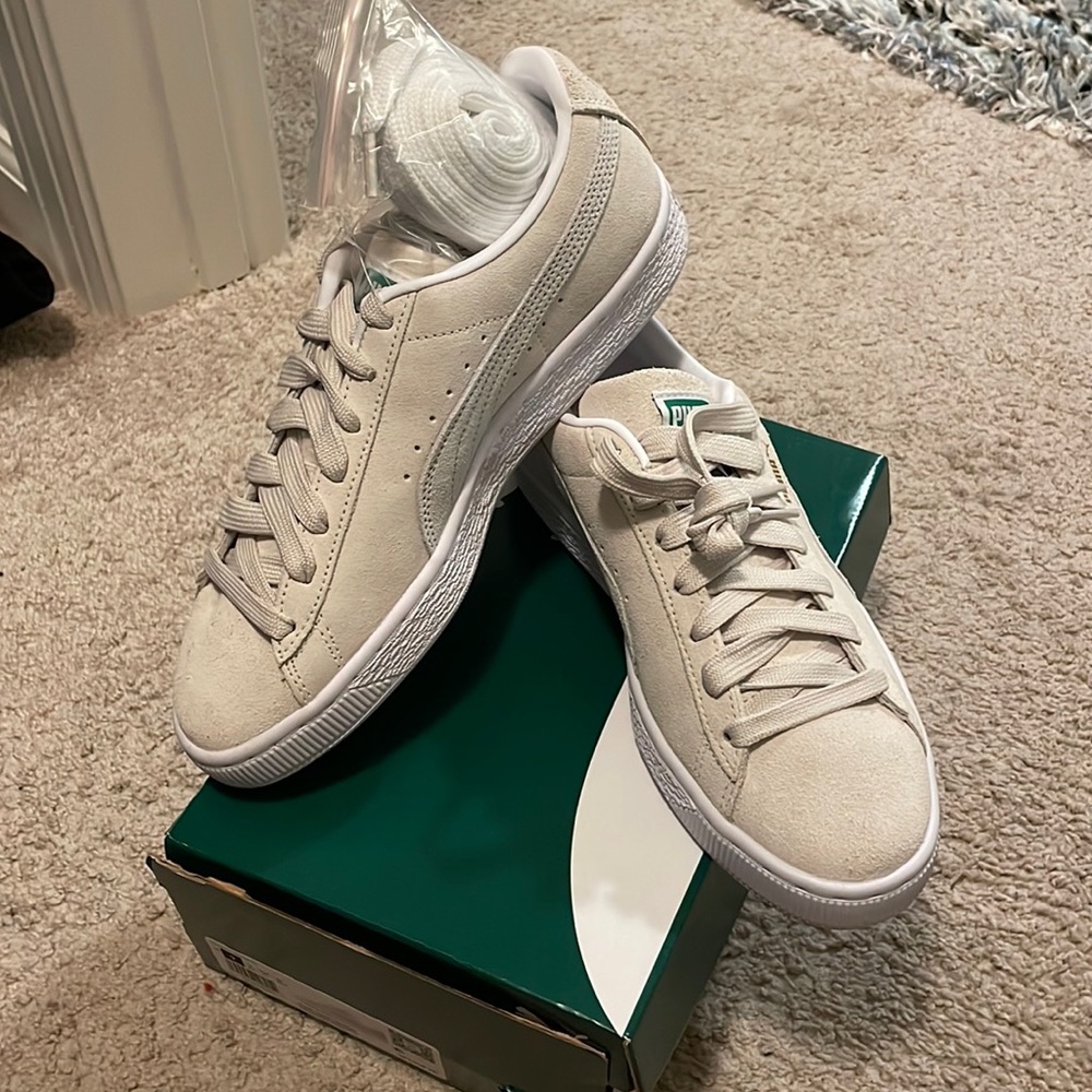 PUMA Suede Classic XXI W - Size 9